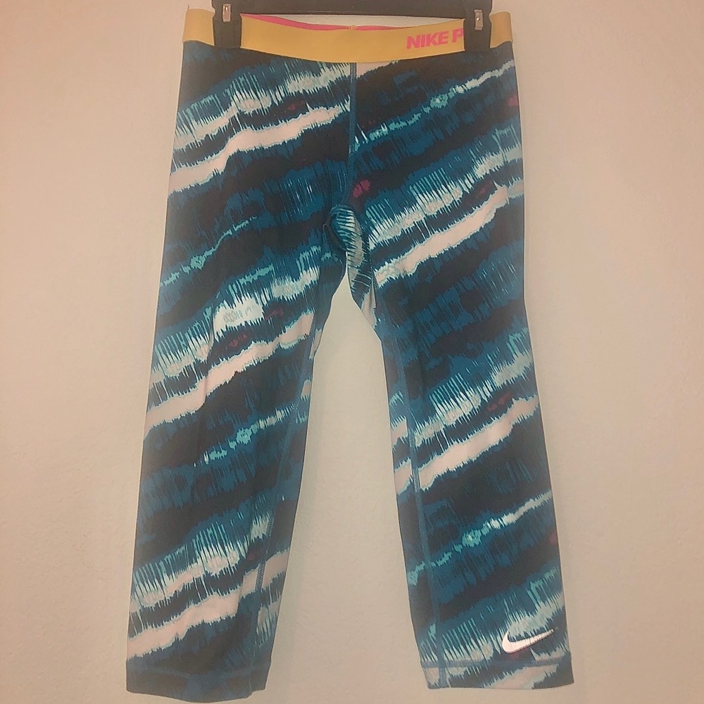 Nike Pro Dri-Fit Capri Legging